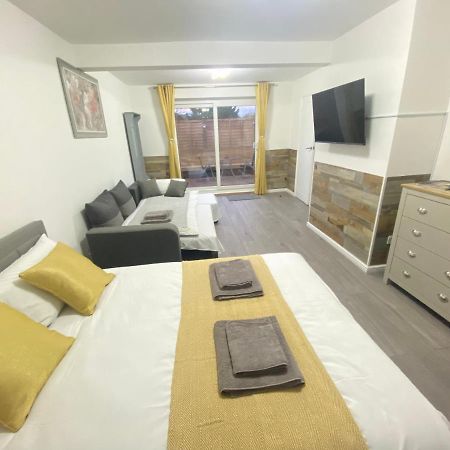 Gatwick Studio Horley Zewnętrze zdjęcie